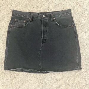 Levi's Black denim skirt